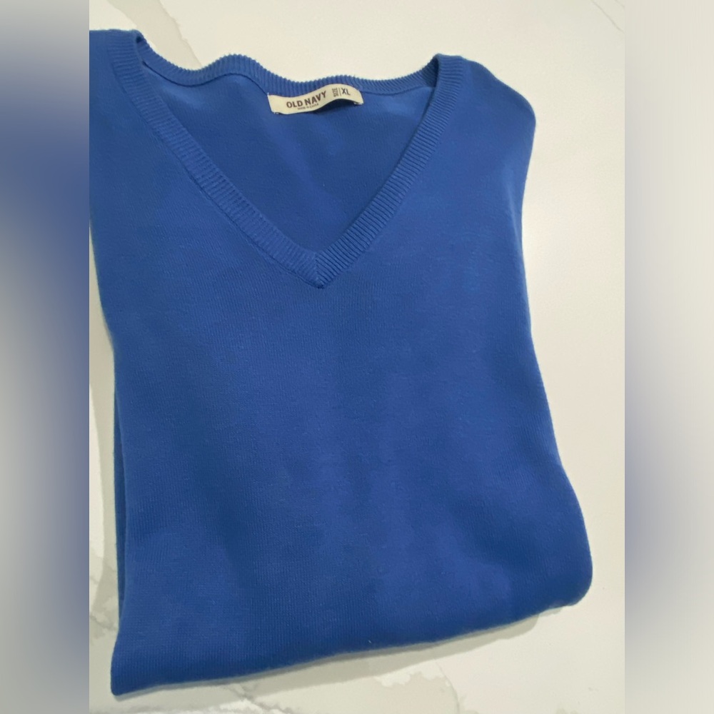Men’s Old Navy Blue V-neck Sweater